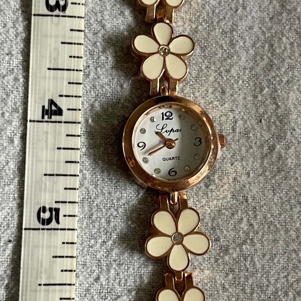 Lupai flower watch